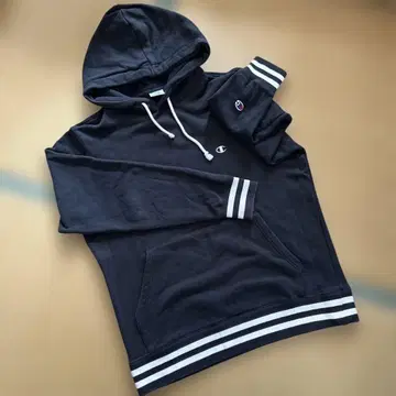 Champion 후드 부착 네이비 컬러에 가까운 블랙