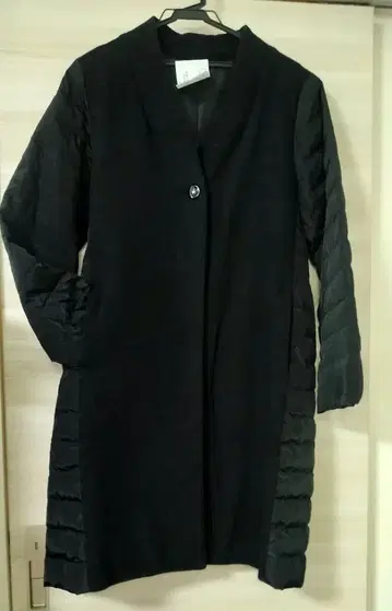 트럼프 다운 롱 코트 블랙