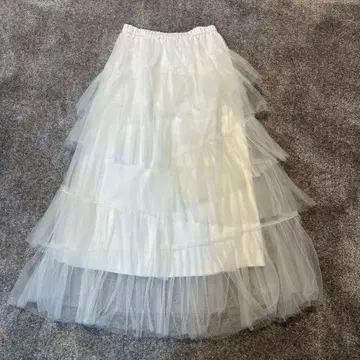 화이트 플레어 스커트 튤 다층