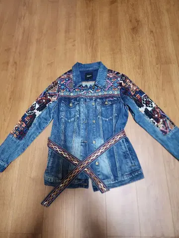 데시구알 데님 자켓!