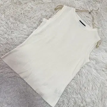 UNTITLED 슬리브리스 니트 아이보리 2 심플 깔끔