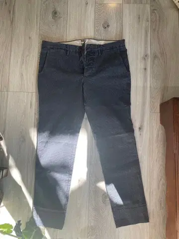 이노테라 다크 그레이 치노 팬츠