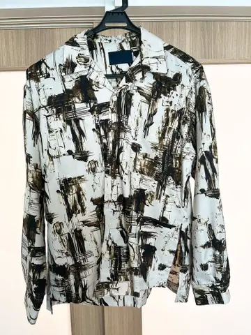 [ STUDIOUS ] 페인트 오픈 카라 빅 실루엣 셔츠