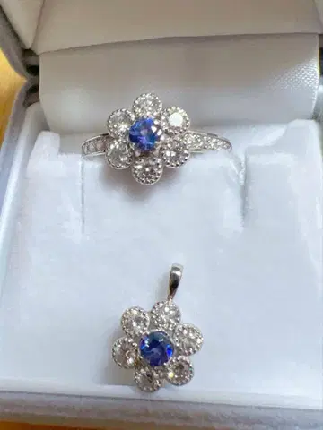 베니토아이트 다이아몬드 플라워 모티브 펜던트 반지 세트