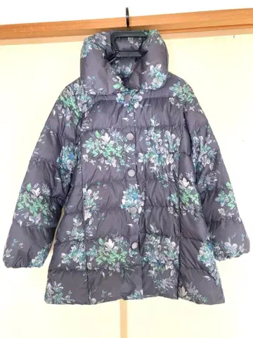 DoCLASSE 꽃무늬 다운 자켓 그레이 계열 M 사이즈