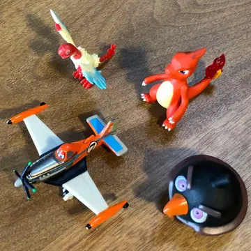 디즈니 포켓몬 캐릭터 피규어 4개 세트