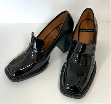 미사용 새상품 ANGEL ALARCON 로퍼 블랙 에나멜 38