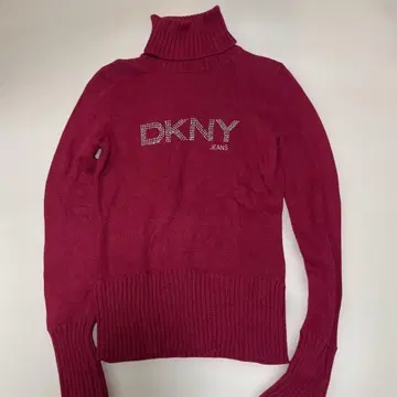 다나카란 DKNY 핑크 터틀넥 스웨터