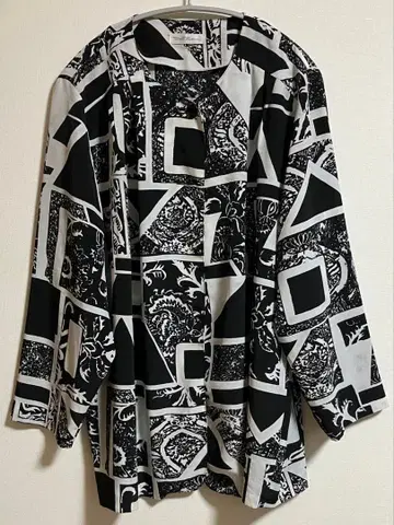 기하학 패턴 반팔 셔츠 블랙 화이트