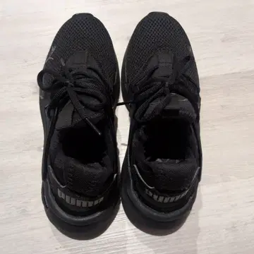 PUMA 블랙 스니커즈 377048