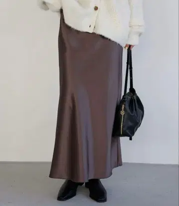 미사용 새상품 BAYFLOW 새틴 내로우 스커트