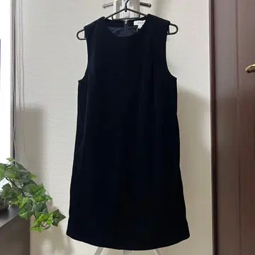 COS 네이비 컬러 코듀로이 슬리브리스 원피스 미사용 새상품