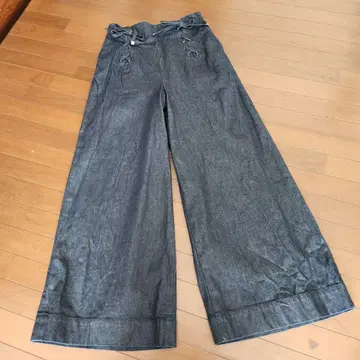 다크 그레이 와이드 팬츠 리본 포함