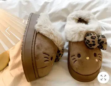 새상품 베이지 어그 부츠 KITTY