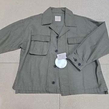 카키색 밀리터리 자켓