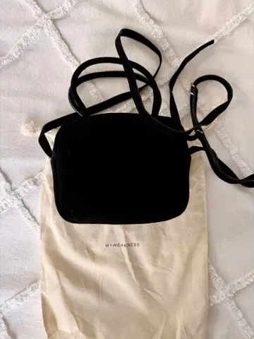 토모사카 리에 MY WEAKNESS 스칼라 백 스웨이드