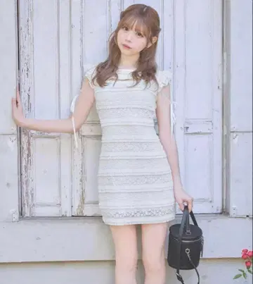 미셸 마카롱 레이스 컷 미니 원피스