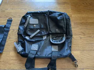 블랙 백팩 2개의 포켓 부착
