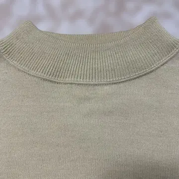 45R 요크넥 스웨터 12월 28일까지 판매합니다.