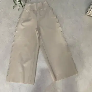 NATURAL GIRL miel 스캘럽헴 와이드 팬츠