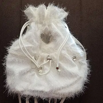 엑시즈팜 POETIQUE 퍼 숄더백 화이트