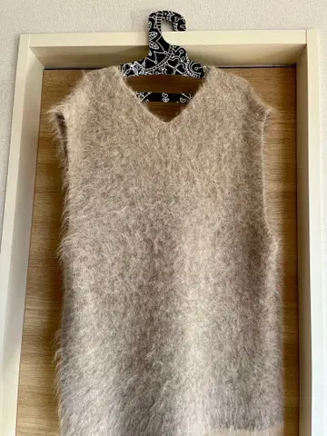 Spick & Span 베이지 V넥 니트 베스트