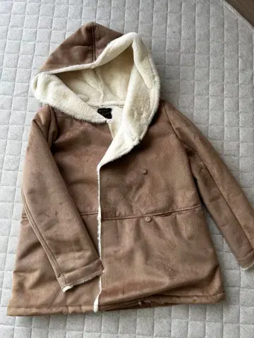 카스타네 후드 부착 무스탕 코트 브라운