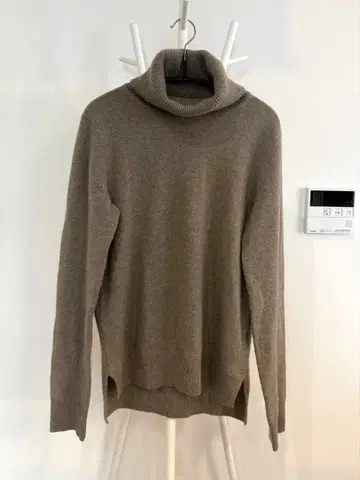 UNIQLO INES DE LA FRESSANGE 캐시미어 터틀넥