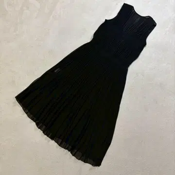 INDIVI 인디비 블랙 슬리브리스 원피스 플리츠