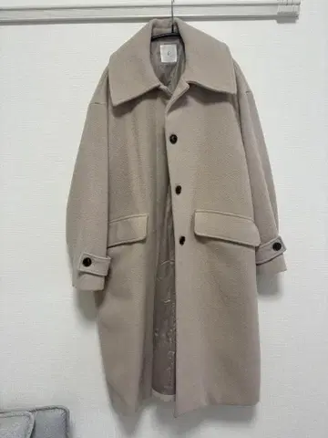 베이지 롱 코트