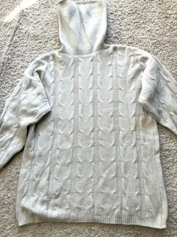 새상품급 이탈리아제 캐시미어 블렌드 아이스 블루 오프 터틀넥 스웨터