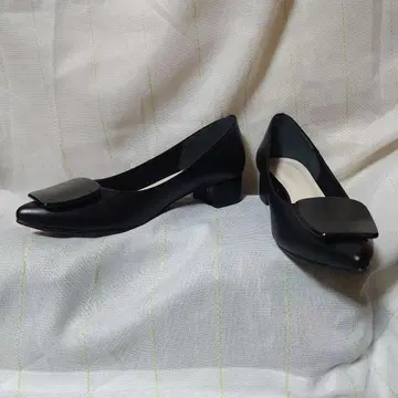 Launa Lea 블랙 스틸레토 펌프스 23cm