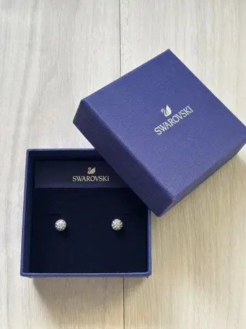 [12월 26일까지 게재 상품] Swarovski 귀걸이