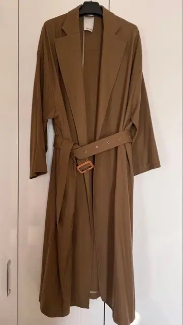 카멜 롱 코트 버클 포함 윔 가젯