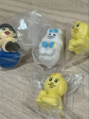 빤쮸토끼 &  기다림 가챠 3종 4개 세트