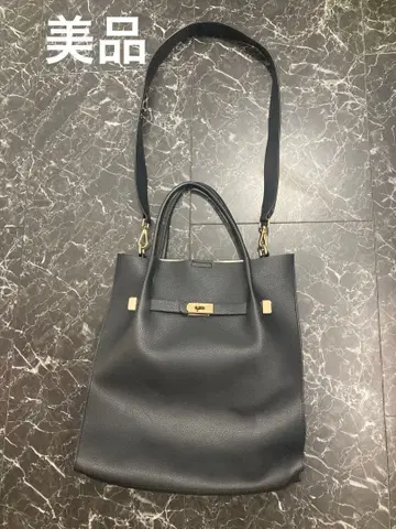 블랙 핸드백 골드 금장 장식