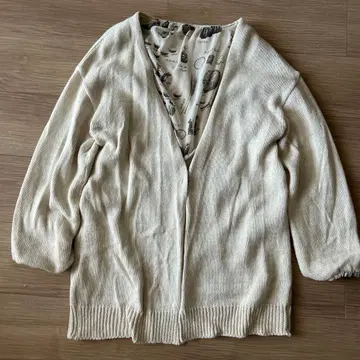 아이보리 V넥 니트 가디건