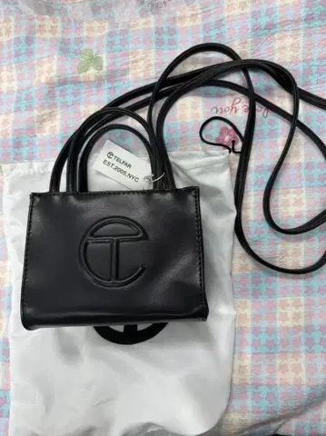 새상품급 블랙 TELFAR 숄더백