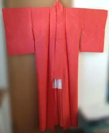 밝은 주홍색 이로무지 1개 문장 기모노