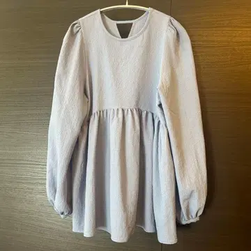 연보라 플레어 실루엣 긴팔 블라우스