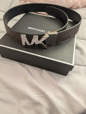 MICHAEL KORS MK 로고 블랙 가죽 벨트