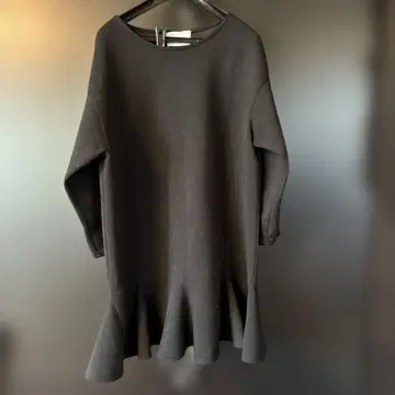 BOOMING 블랙 긴팔 플레어 원피스