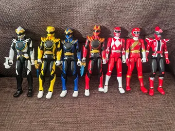 액션 히어로 고쥬우쟈 티라노레인저 돈모모타로