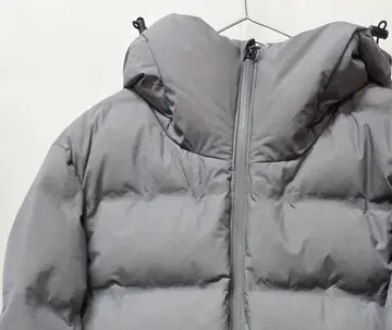 유니클로 심리스 다운 후드티 M 그레이