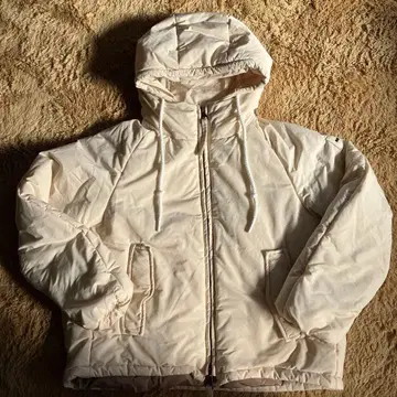 Oofwear 아이보리 후드 부착 다운 자켓