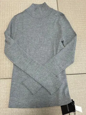 [ 새상품 ] 울 스웨터 사이즈 2 언타이틀 그레이