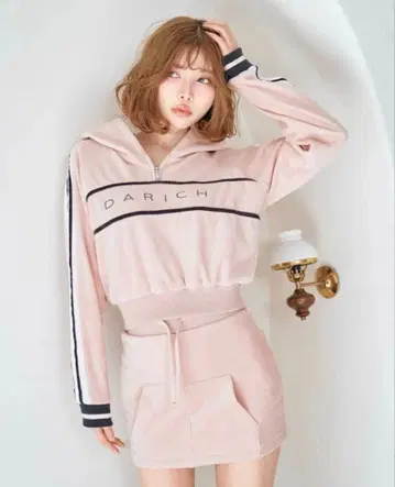 Darich 라인 벨로아 숏 후디 PINK