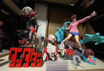 단단단 로고 피규어