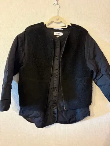 AZUL 블랙 플리스 패널 퀼팅 자켓