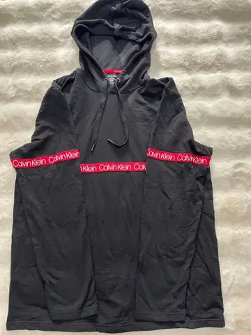 Calvin Klein 후드 부착 블랙 후드티